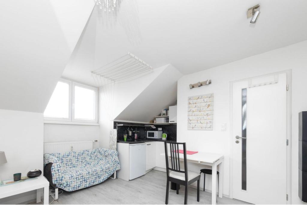 The Attic Studio Apartment Bratislava Luaran gambar