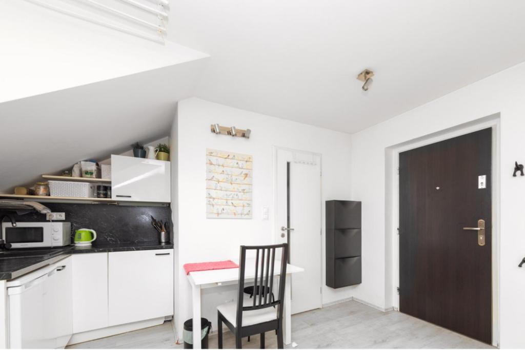 The Attic Studio Apartment Bratislava Luaran gambar