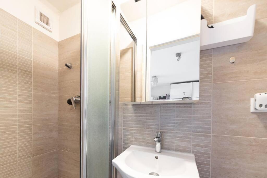 The Attic Studio Apartment Bratislava Luaran gambar